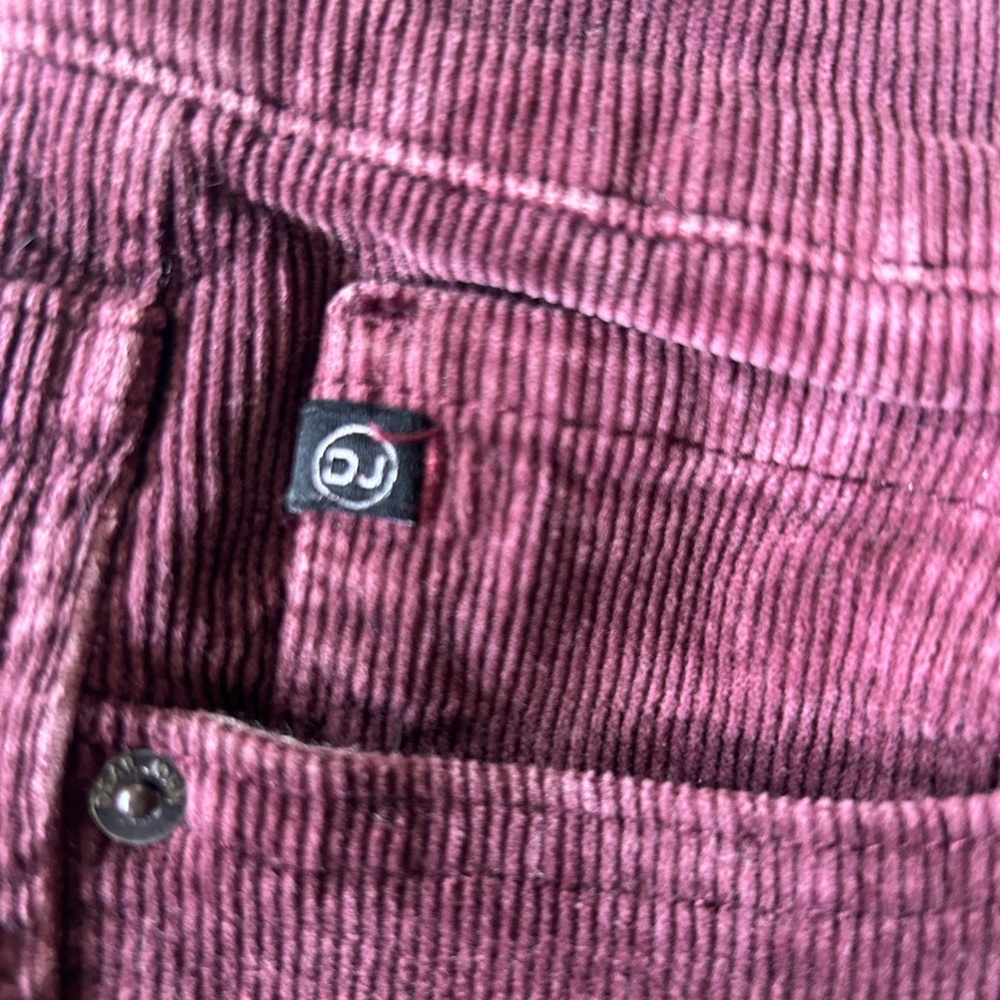 DEAR JOHN high rise corduroy 5 pocket pants. Mulberry color, size 26. Flare leg. - Picture 11 of 16